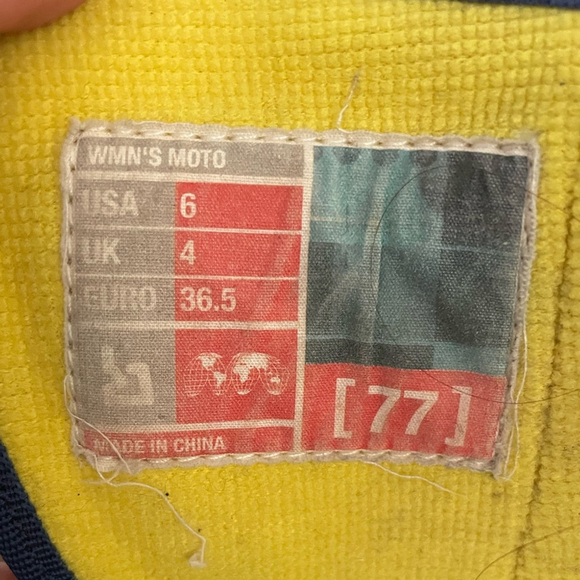 Burton, women 6 or youth 4-4.5, Moto, blue and yellow lace up snowboard boots - Picture 11 of 12